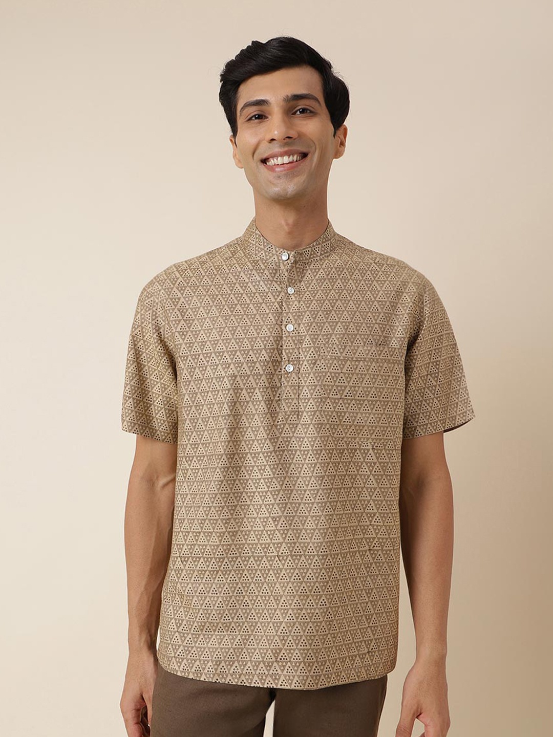 

Fabindia Geometric Printed Mandarin Collar Casual Shirt, Brown
