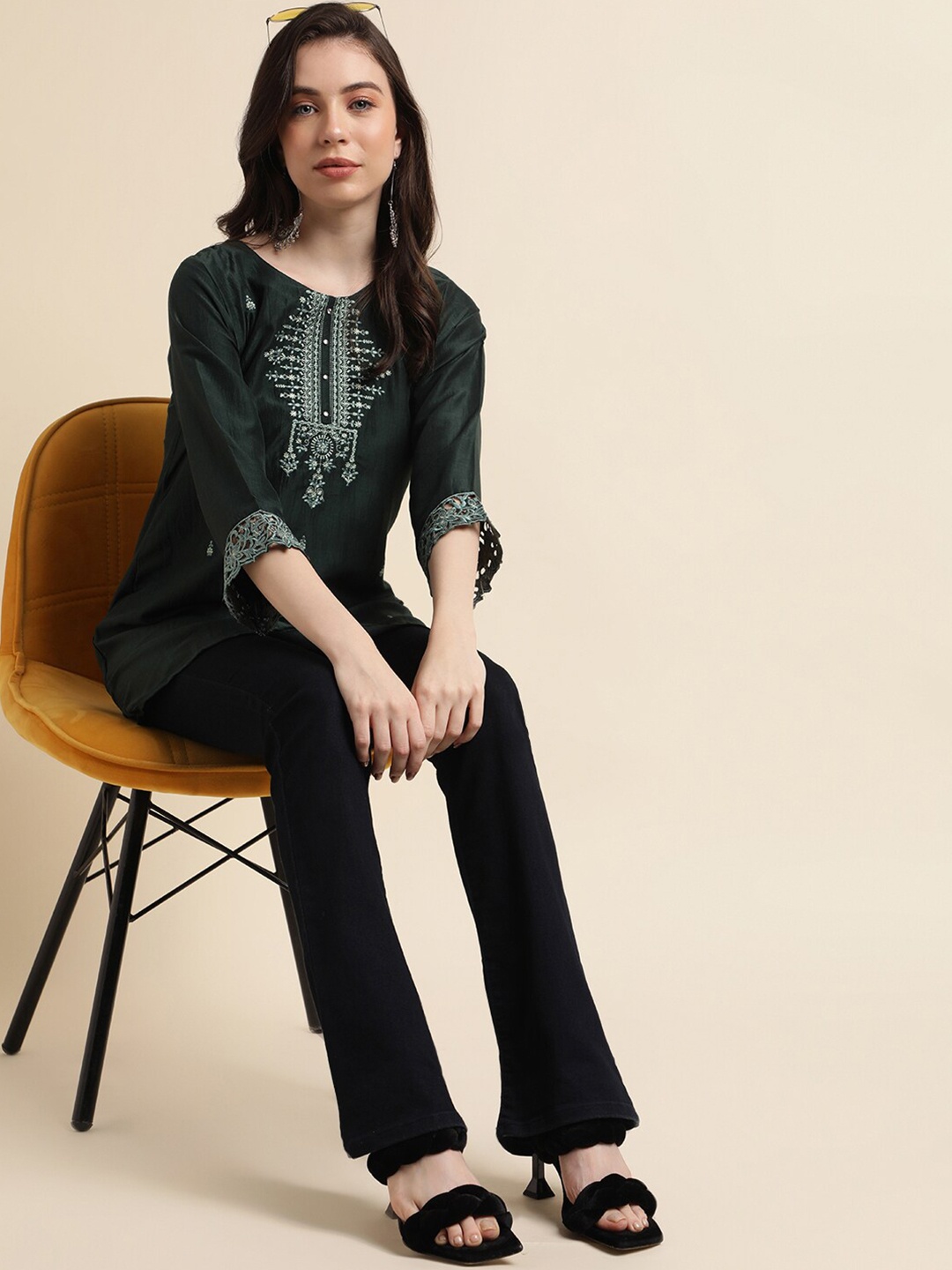 

Sangria Ethnic Motifs Embroidered Straight Kurti, Green