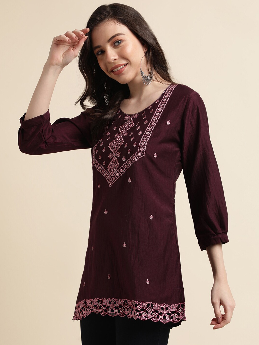 

Sangria Ethnic Motifs Embroidered Chinon Straight Kurti, Maroon