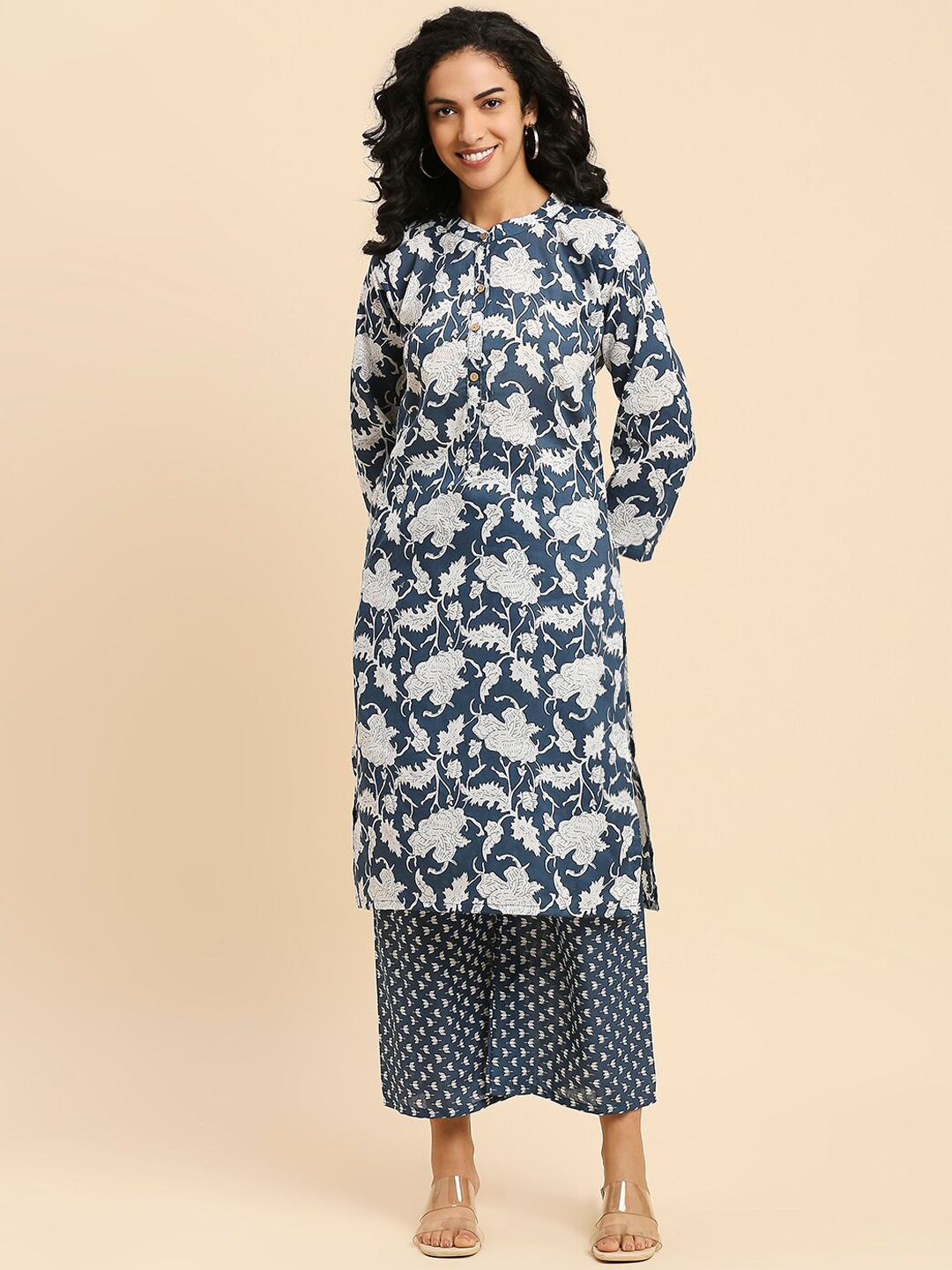 

GUFRINA Floral Printed Band Collar Regular Kurta with Palazzos, Blue