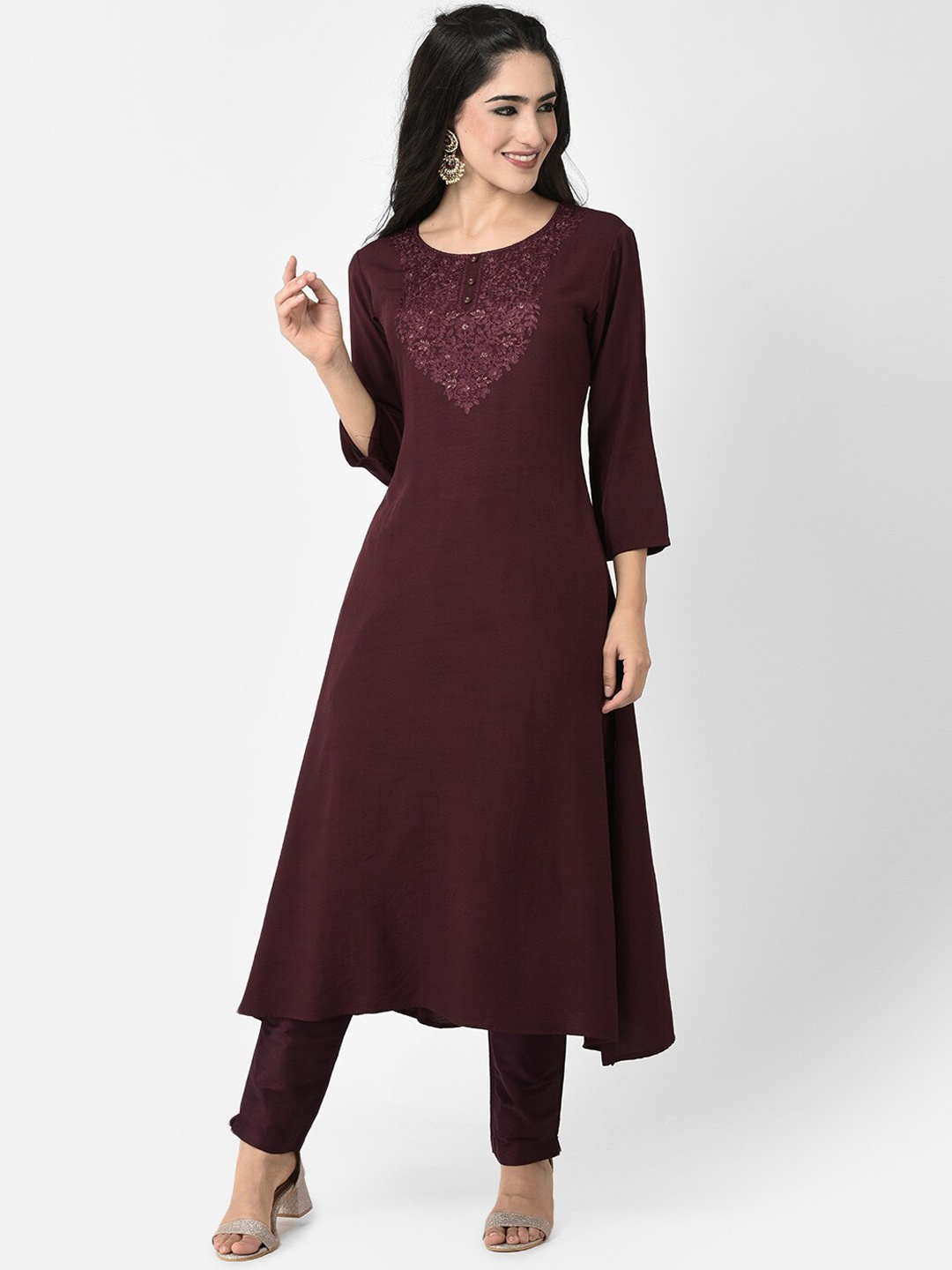 

Span Thread Work Detailed A-Line Kurta, Burgundy