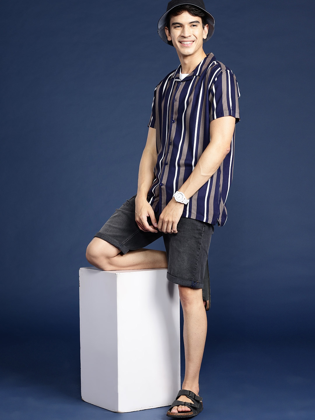

Mast & Harbour Men Standard Opaque Striped Cuban Collar Casual Shirt, Navy blue