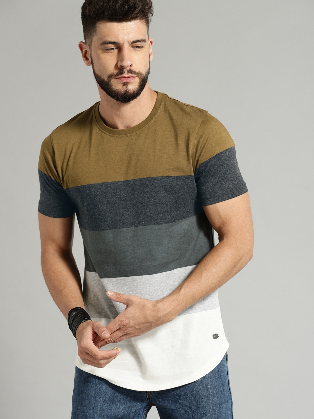 

Roadster Men Brown Colourblocked Longline T-shirt