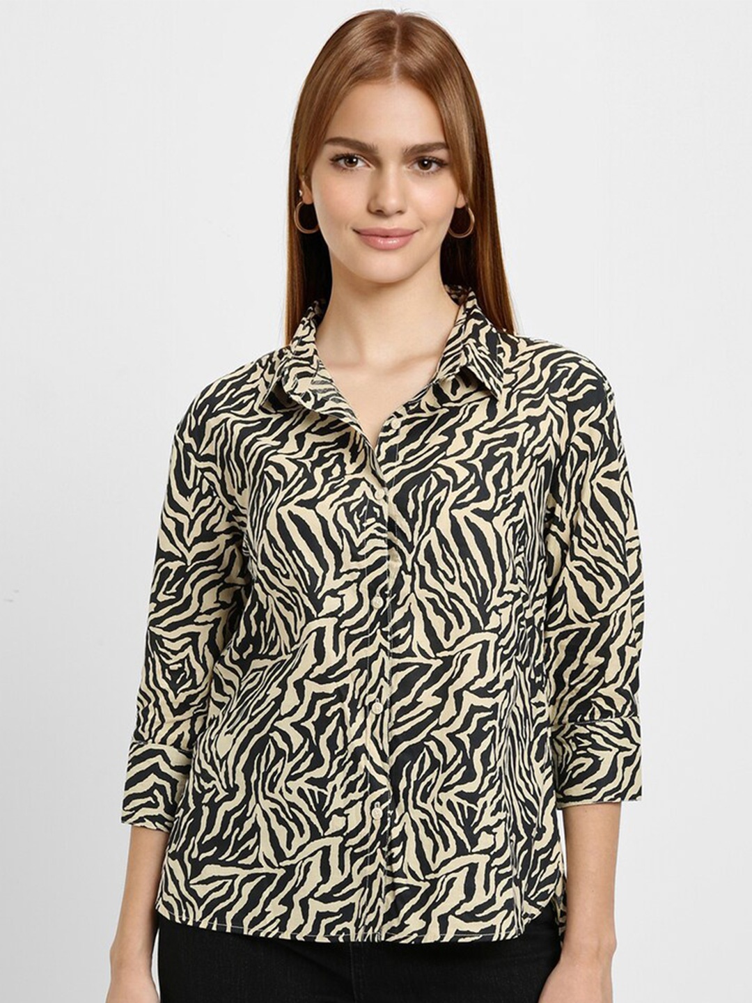 

FOREVER 21 Animal Printed Pure Cotton Casual Shirt, Black