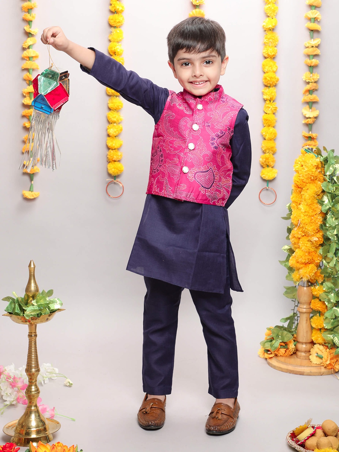 

taffykids Boys Mandarin Collar Kurta & Pyjamas With Nehru Jacket, Navy blue