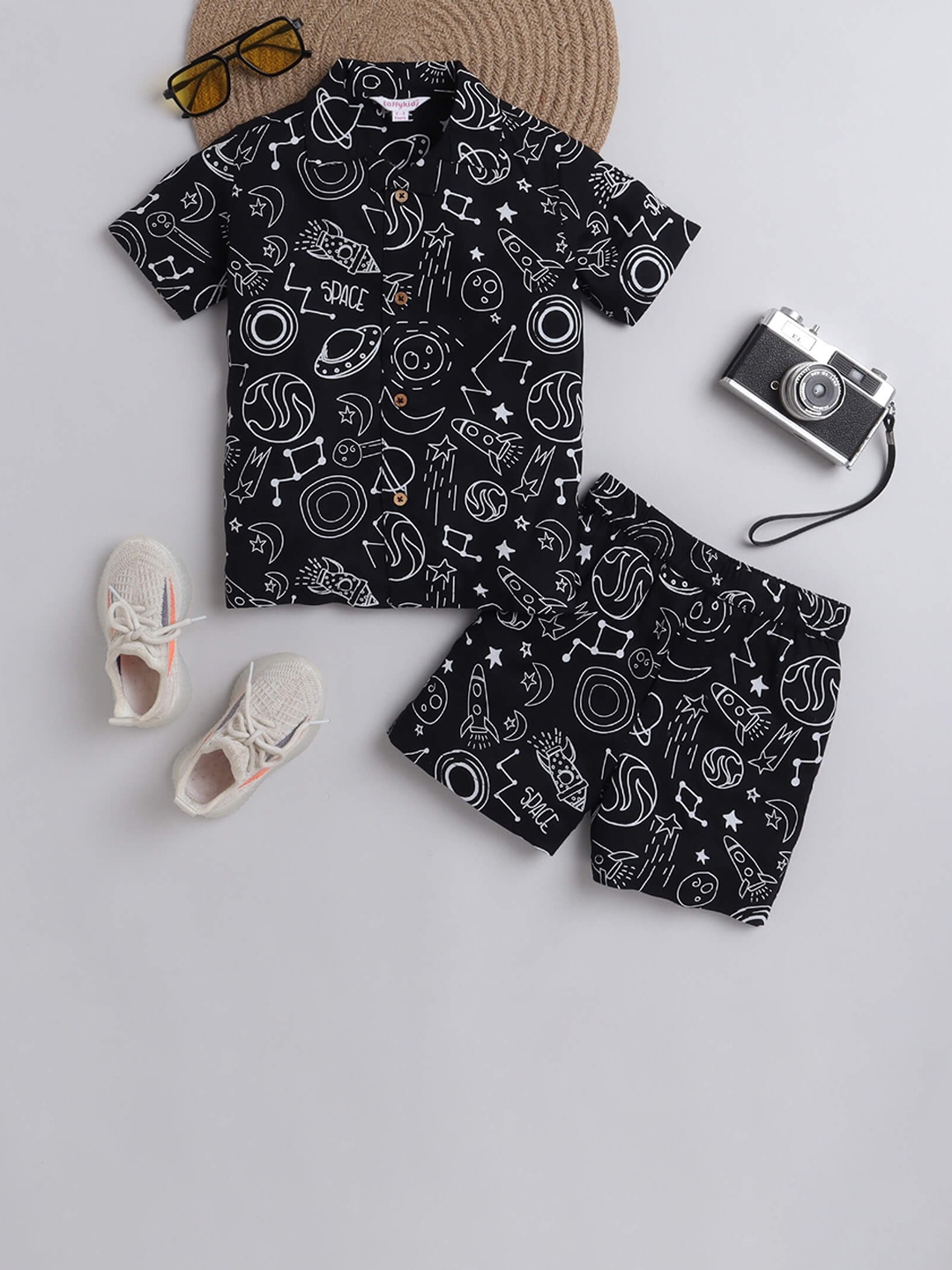 

taffykids Boys Printed Shirt with Shorts, Black