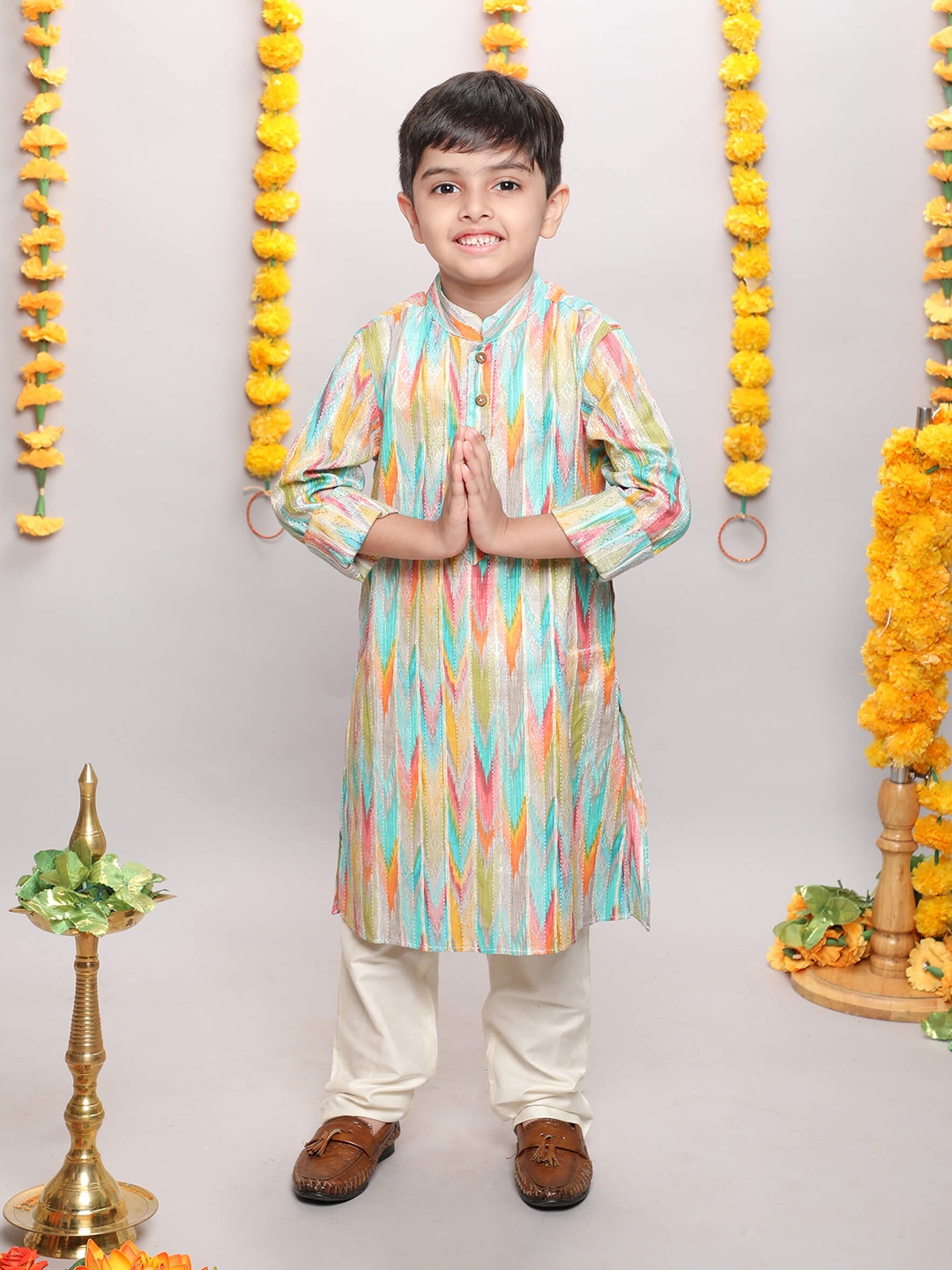 

taffykids Boys Abstract Printed Mandarin Collar Pure Cotton Straight Kurta With Pyjamas, Turquoise blue