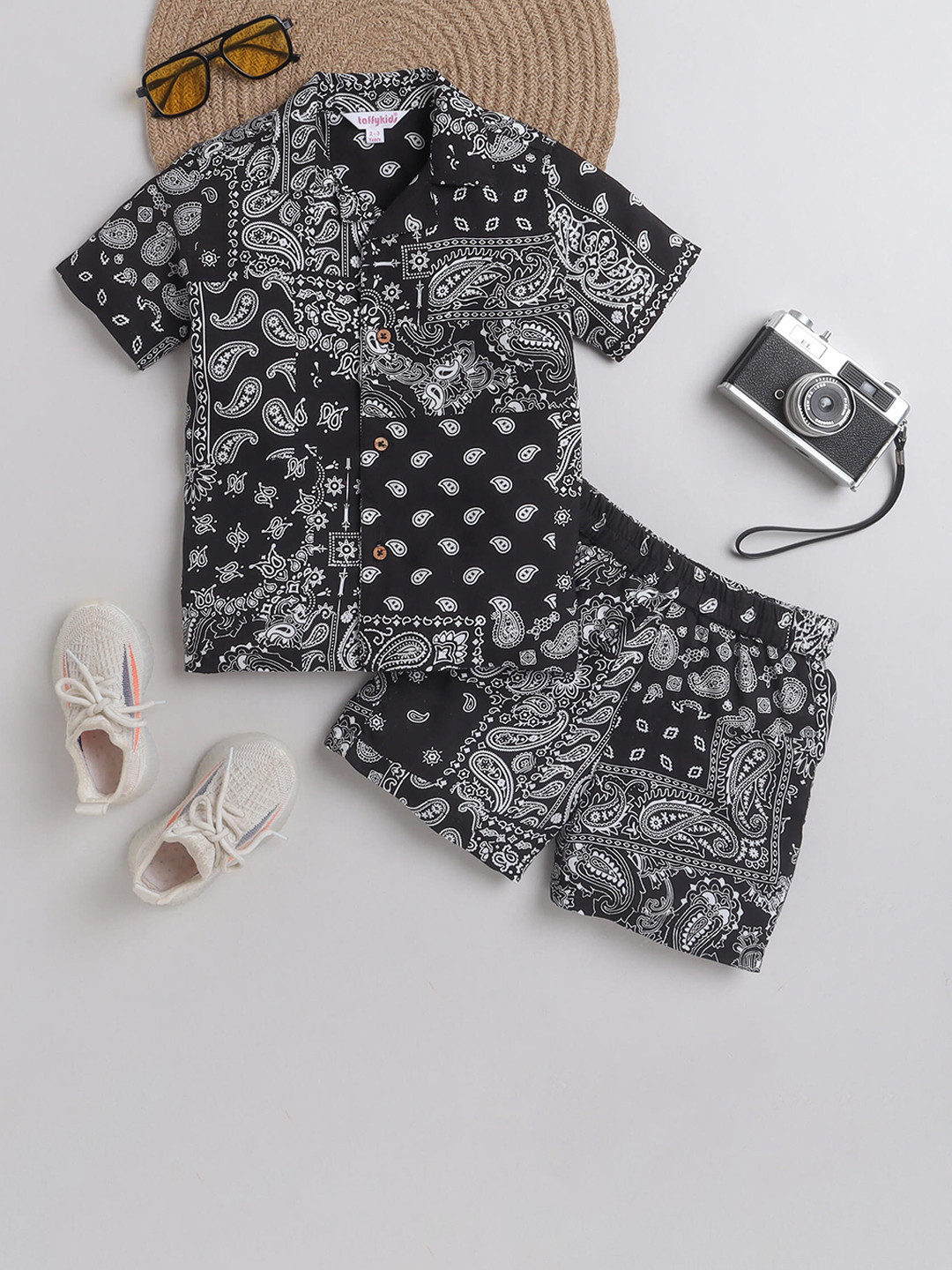 

taffykids Boys Printed Shirt with Shorts, Black