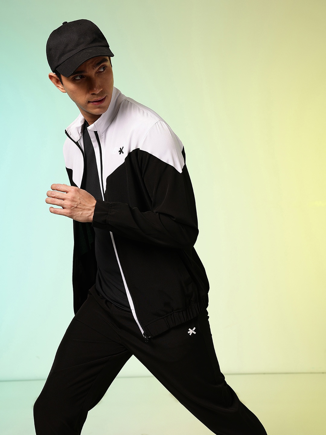 

HRX By Hrithik Roshan Men Colourblocked Rapid-Dry Tracksuits, White