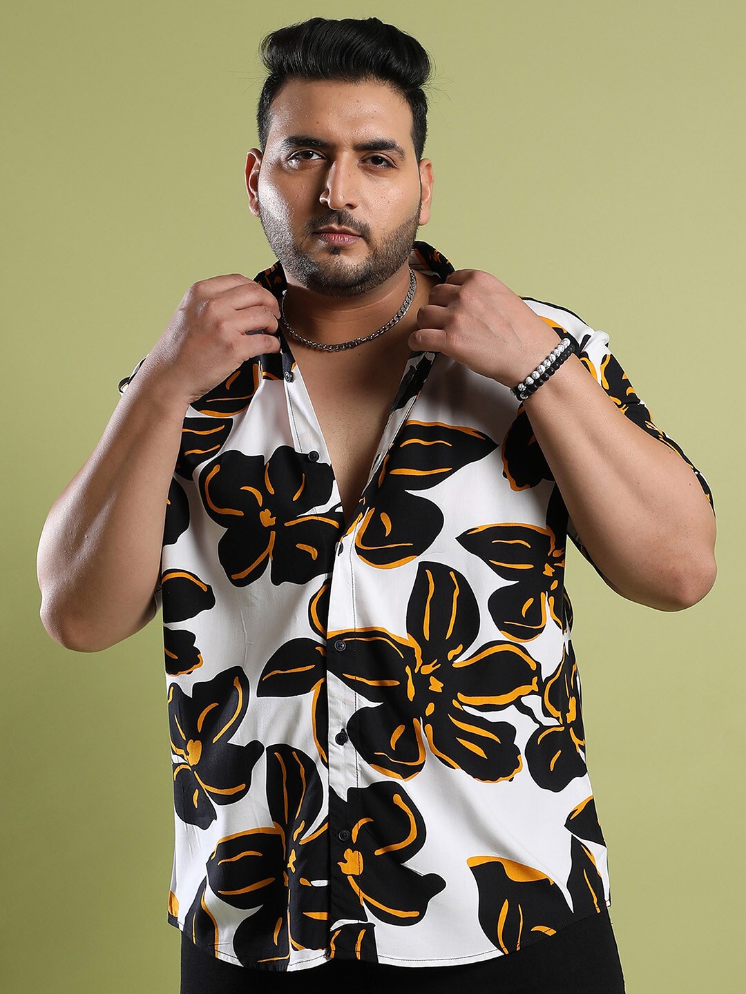 

Instafab Plus Size Floral Printed Classic Regular Fit Casual Shirt, White