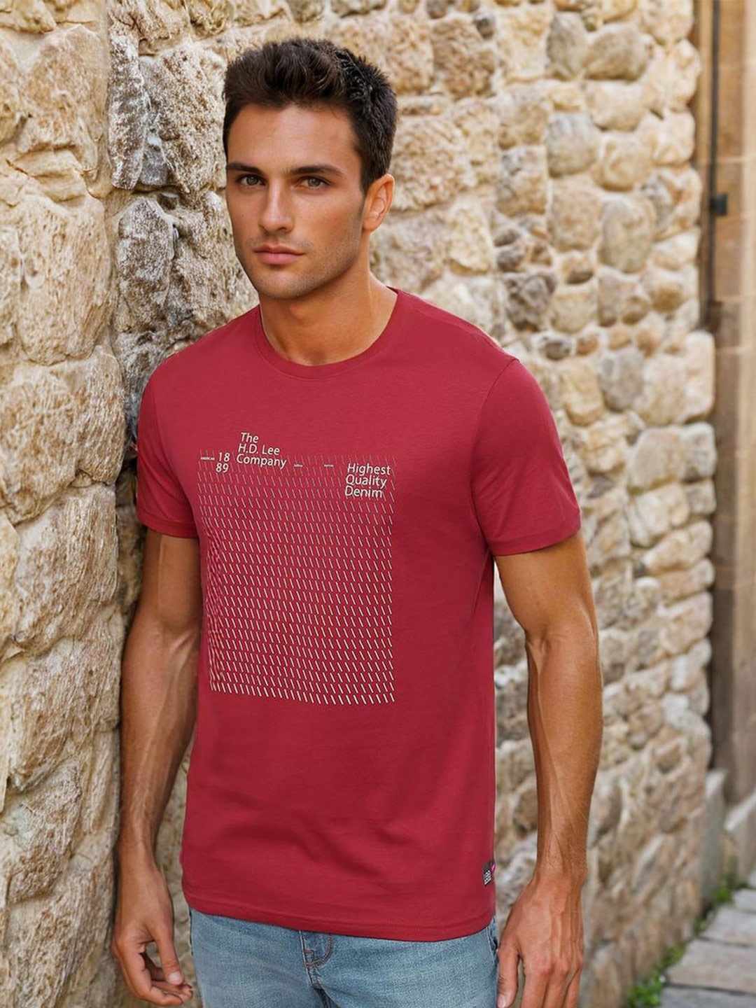 

Lee Typographic Printed Slim Fit Cotton T-shirt, Red