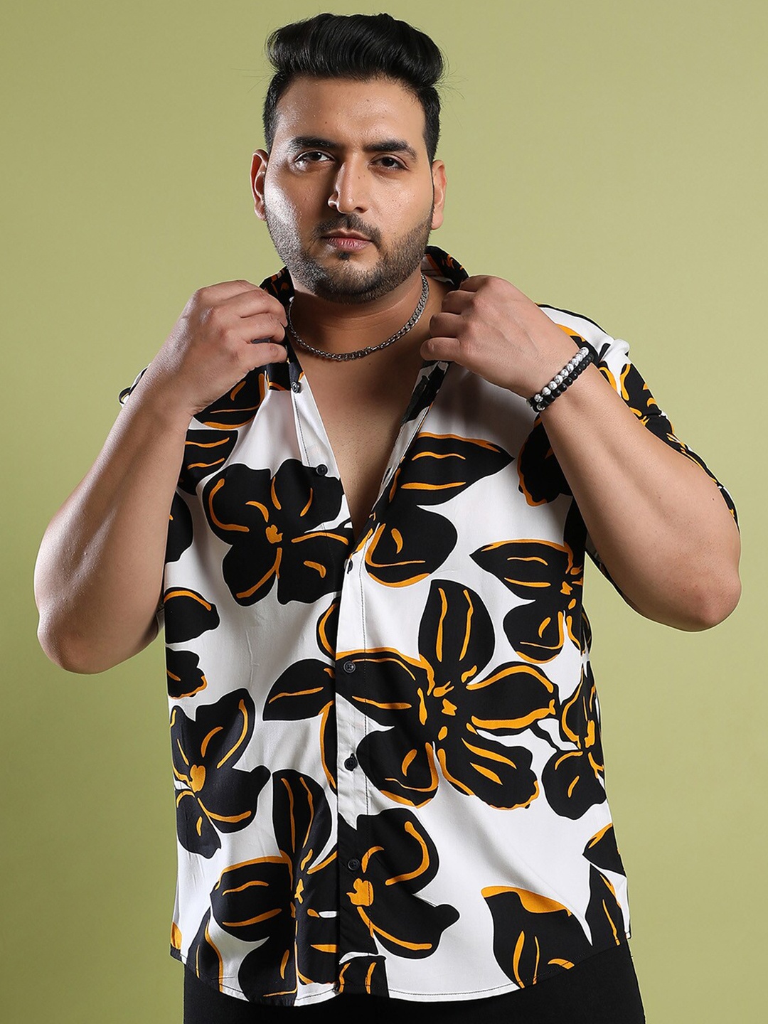 

Instafab Plus Plus Size Floral Printed Classic Casual Shirt, White