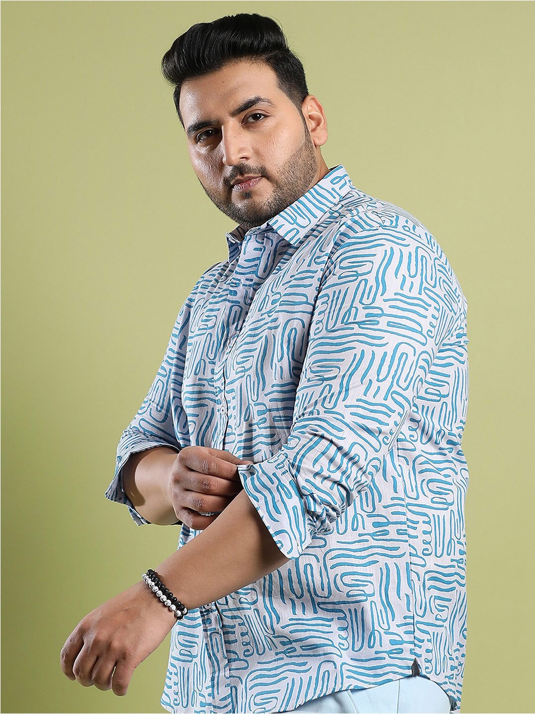

Instafab Plus Classic Abstract Printed Spread Collar Cotton Casual Shirt, Blue