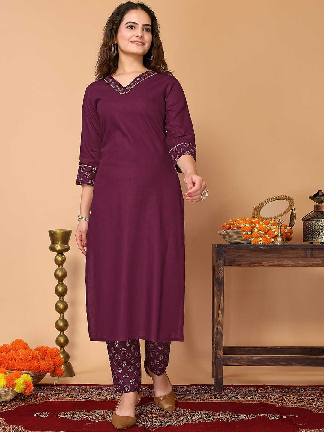 

HERE&NOW Ethnic Motifs Printed V-neck Regular Kurta with Trousers, Purple