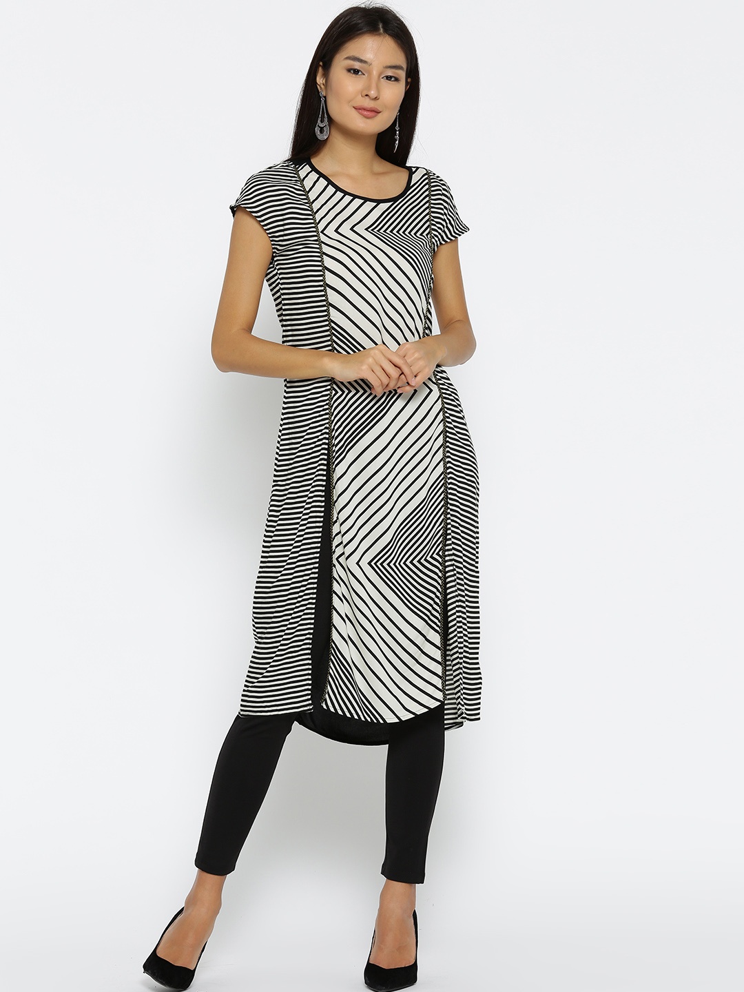 

Fusion Beats Women Off-White & Black Printed A-Line Kurta