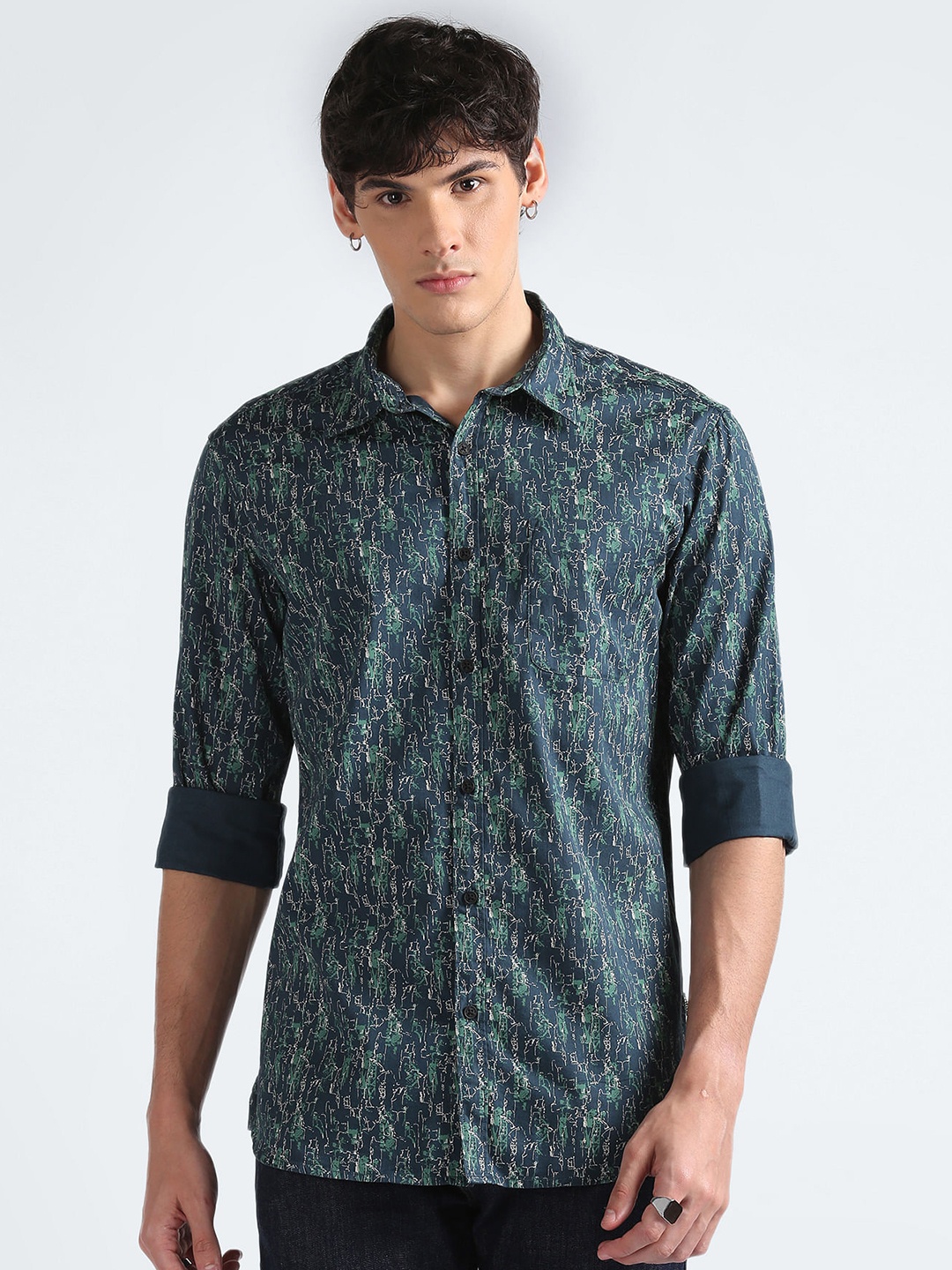 

Flying Machine Spread Collar Abstarct Printed Casual Pure Cotton Shirt, Green