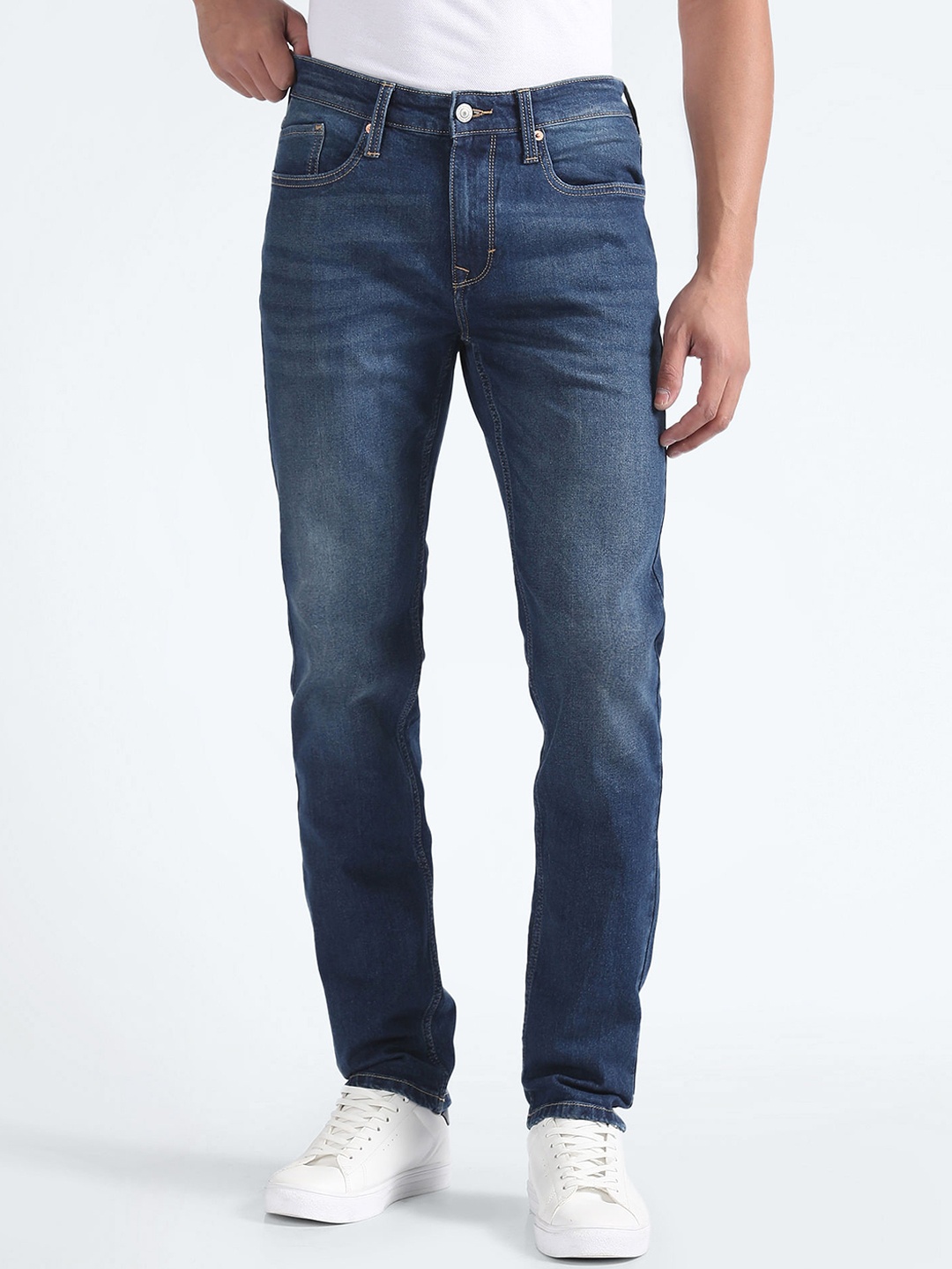 

Flying Machine Men Straight Fit Light Fade Clean Look Stretchable Jeans, Blue