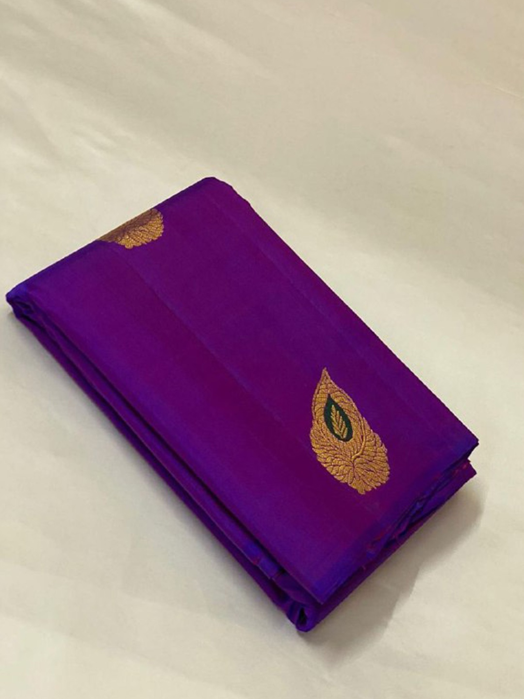 

nirja Fab Ethnic Motifs Woven Design Zari Detail Banarasi Saree, Violet