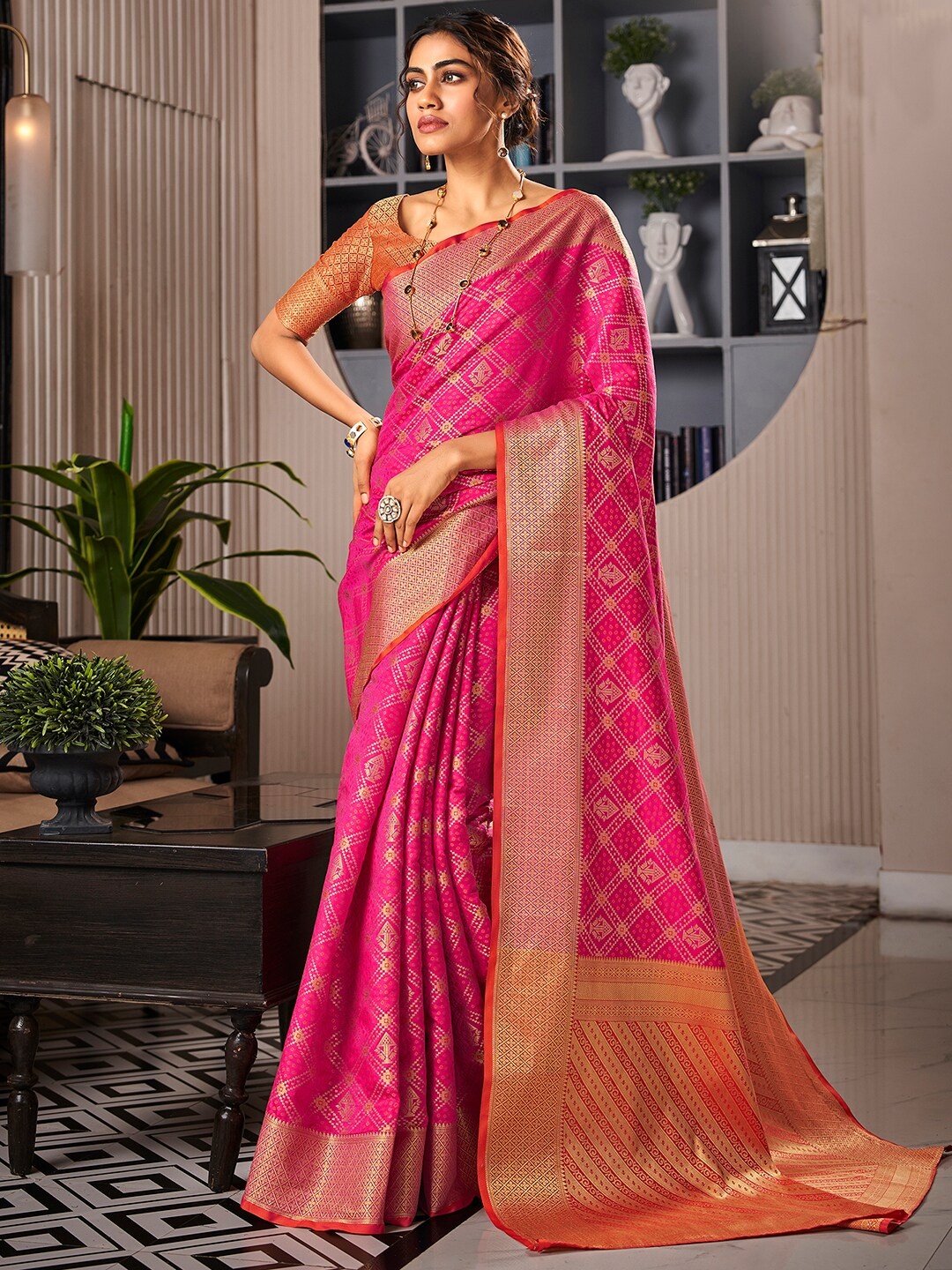 

Satrani Ethnic Motifs Woven Design Zari Art Silk Saree, Pink