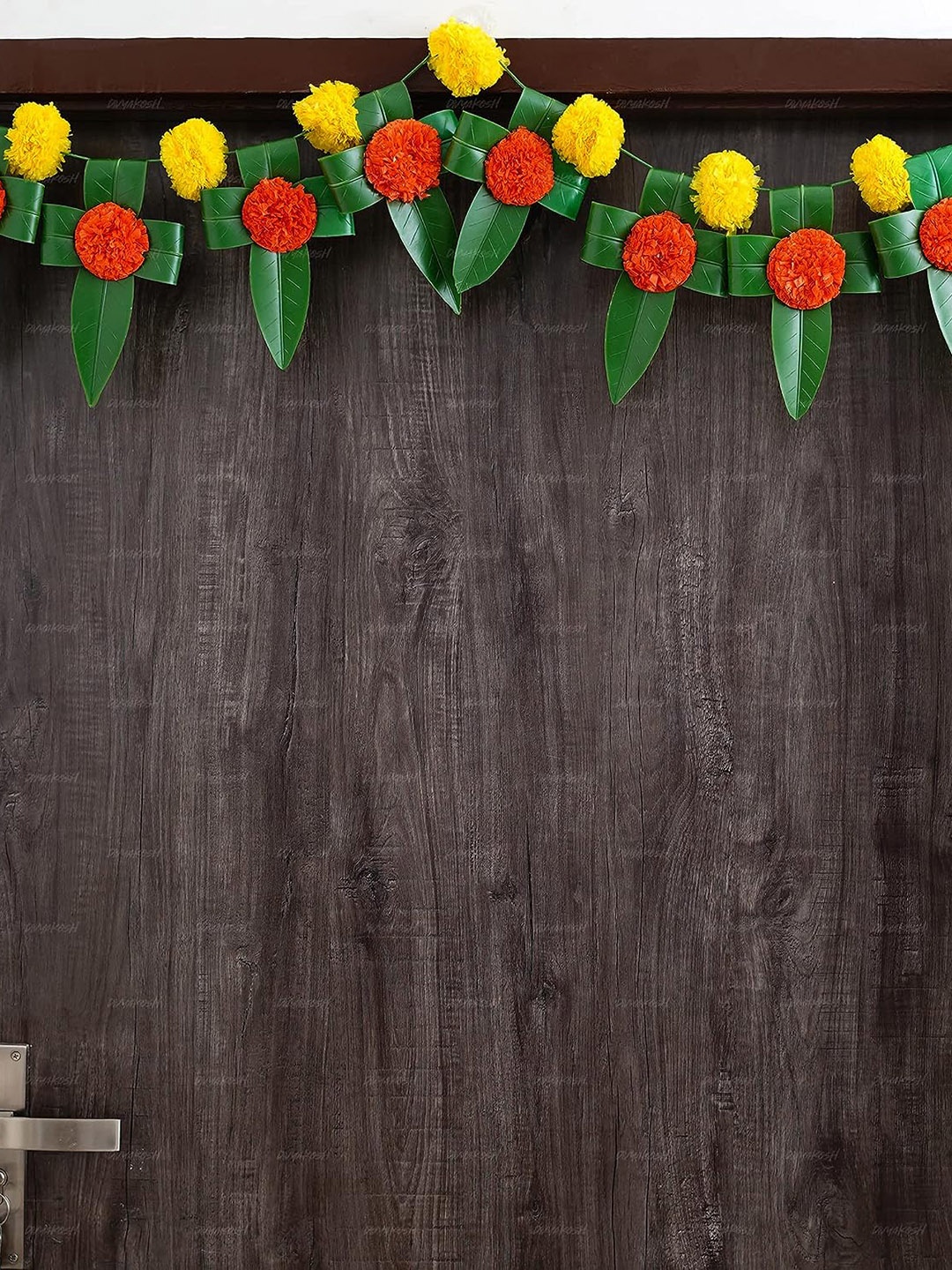 

Divyakosh Garlands Orange & Green Marigold Bandarwal With Leaf Wall Decor