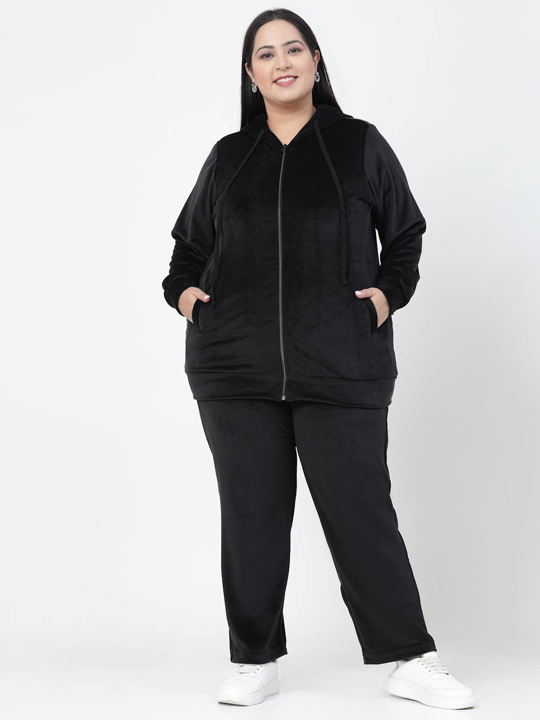 

plusS Hodded Velvet Tracksuit, Black