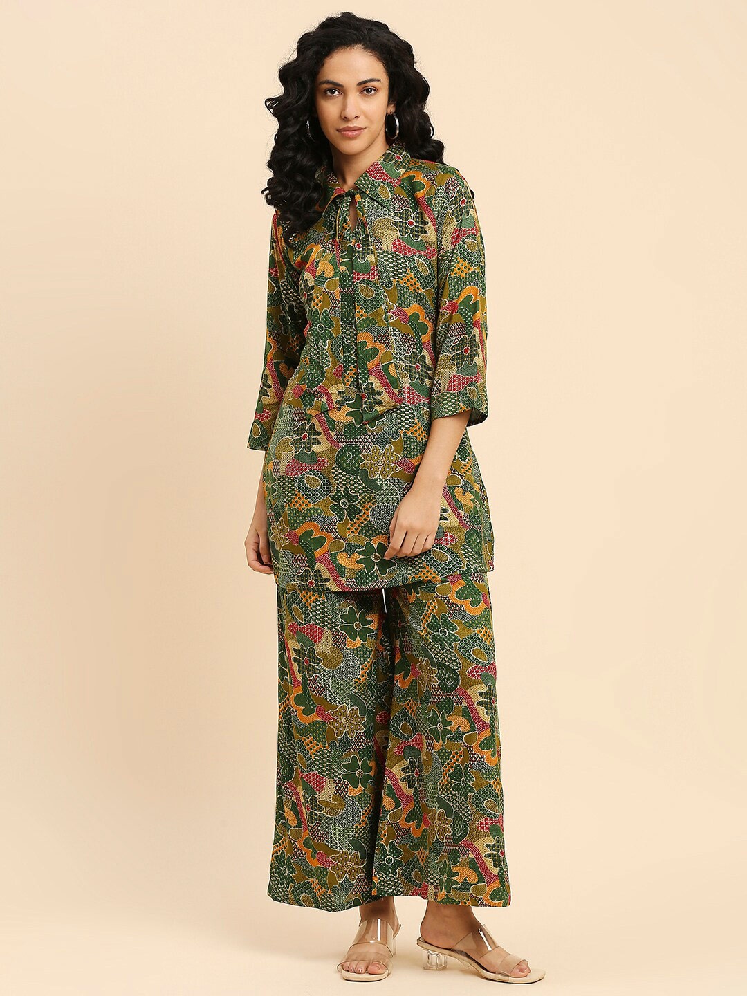 

GUFRINA Floral Printed Tie-Up Neck Kurti & Palazzos, Green