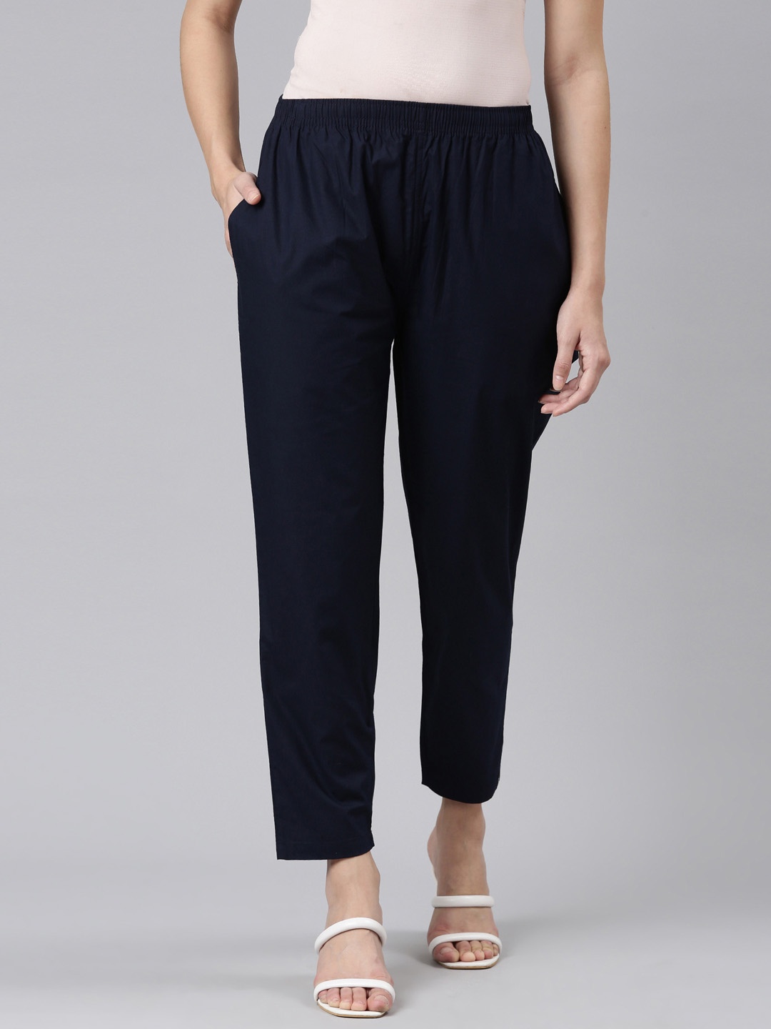 

TWIN BIRDS Women Mid Rise Pure Cotton Cropped Trousers, Blue