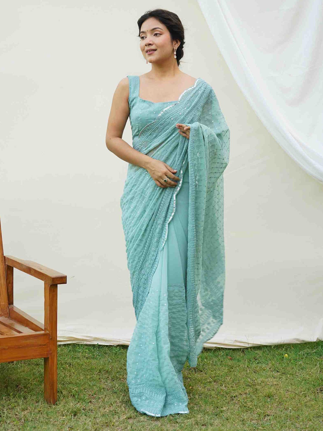 

Mitera Floral Sequinned Pure Georgette Saree, Blue