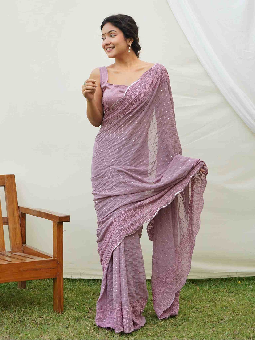 

Mitera Embellished Sequined Embroidered Pure Georgette Saree, Magenta
