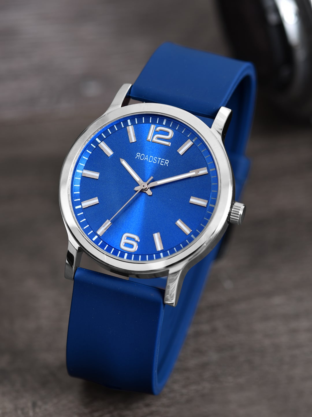

Roadster Men Patterned Dial & Water Resistant Leather Strap Watch HOBRD-NEW-100-BL, Blue