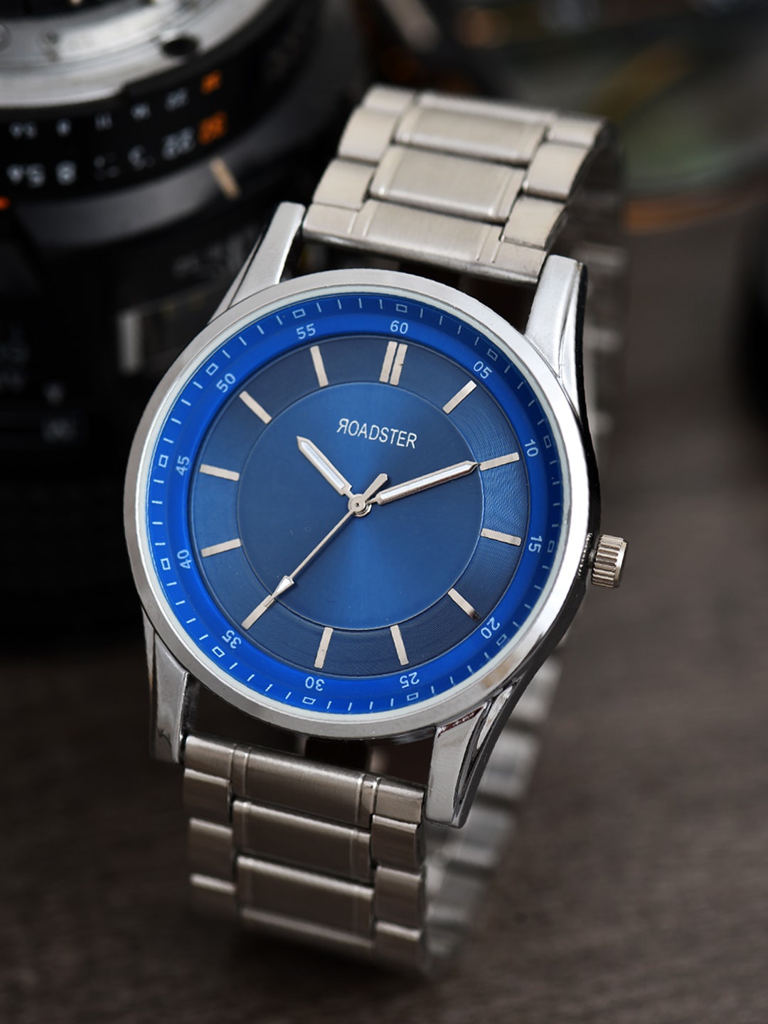 

Roadster Men Patterned Dial & Water Resistant Stainless Steel Strap Watch HOBRD-NEW-106-BL, Blue