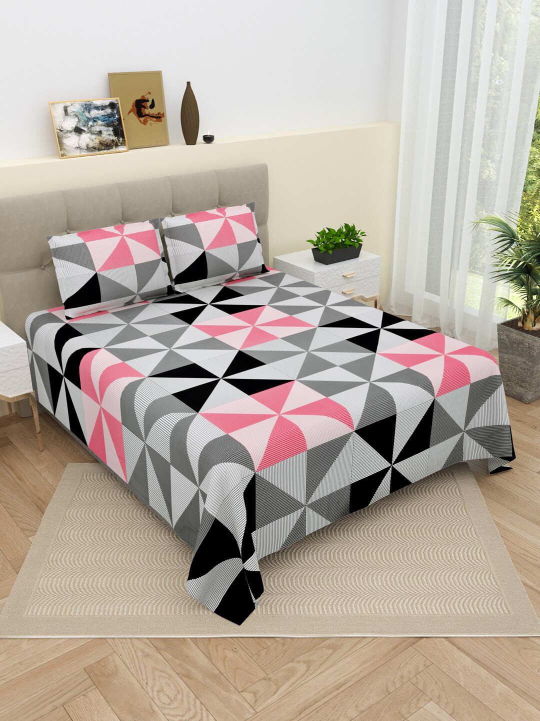

DREAM WEAVERZ Grey & Pink Geometric 220 TC King Bedsheet with 2 Pillow Covers