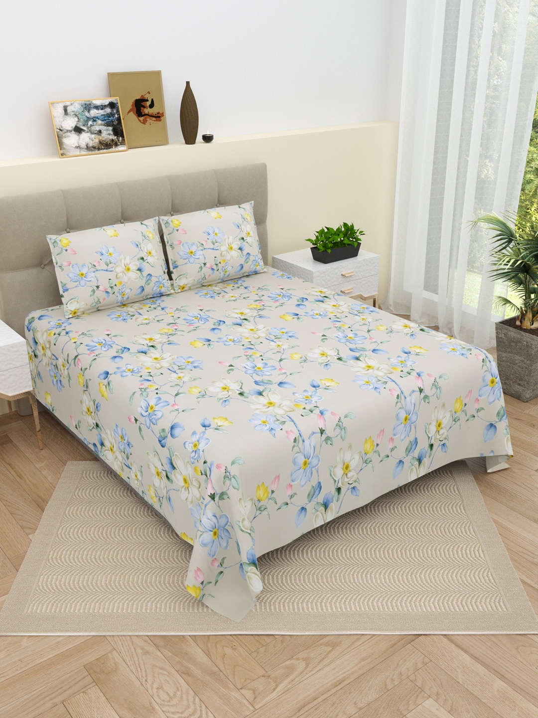 

DREAM WEAVERZ Grey & Blue Floral Cotton 220 TC King Bedsheet With 2 Pillow Covers