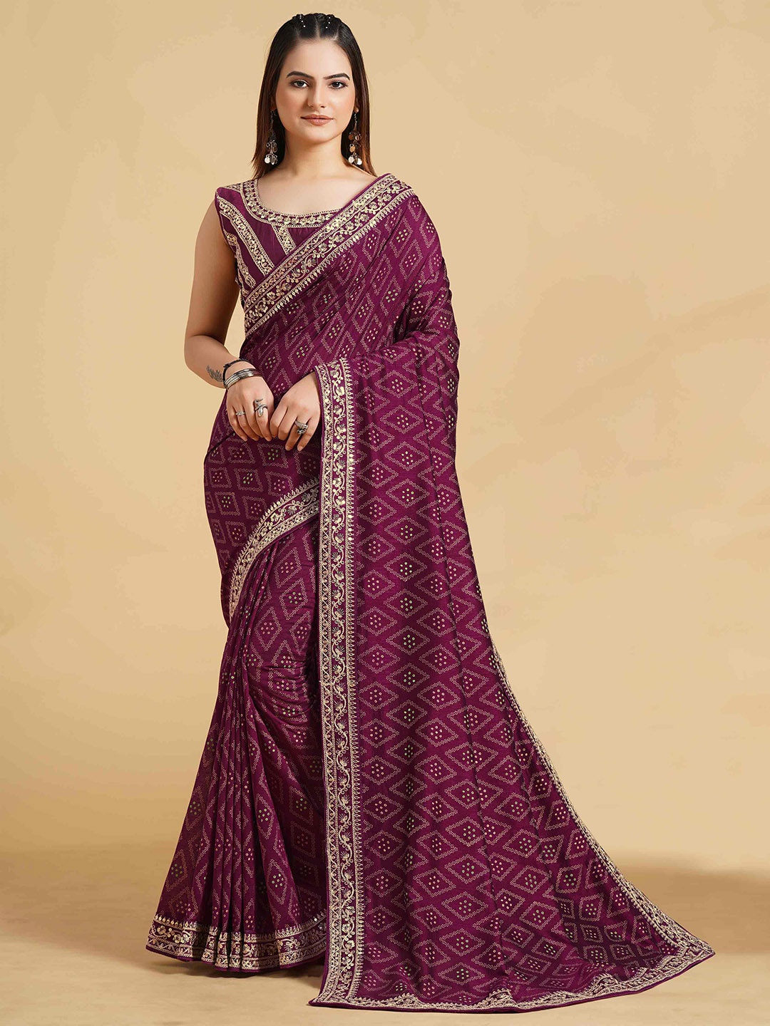 

choiceit Ethnic Motifs Printed Embroidered Saree, Burgundy
