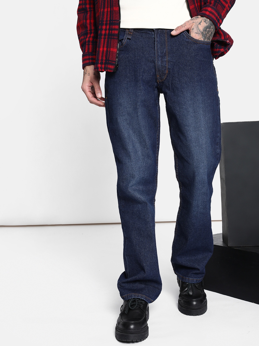 

Roadster Men Bootcut Mid-Rise Light Fade Stretchable Jeans, Blue