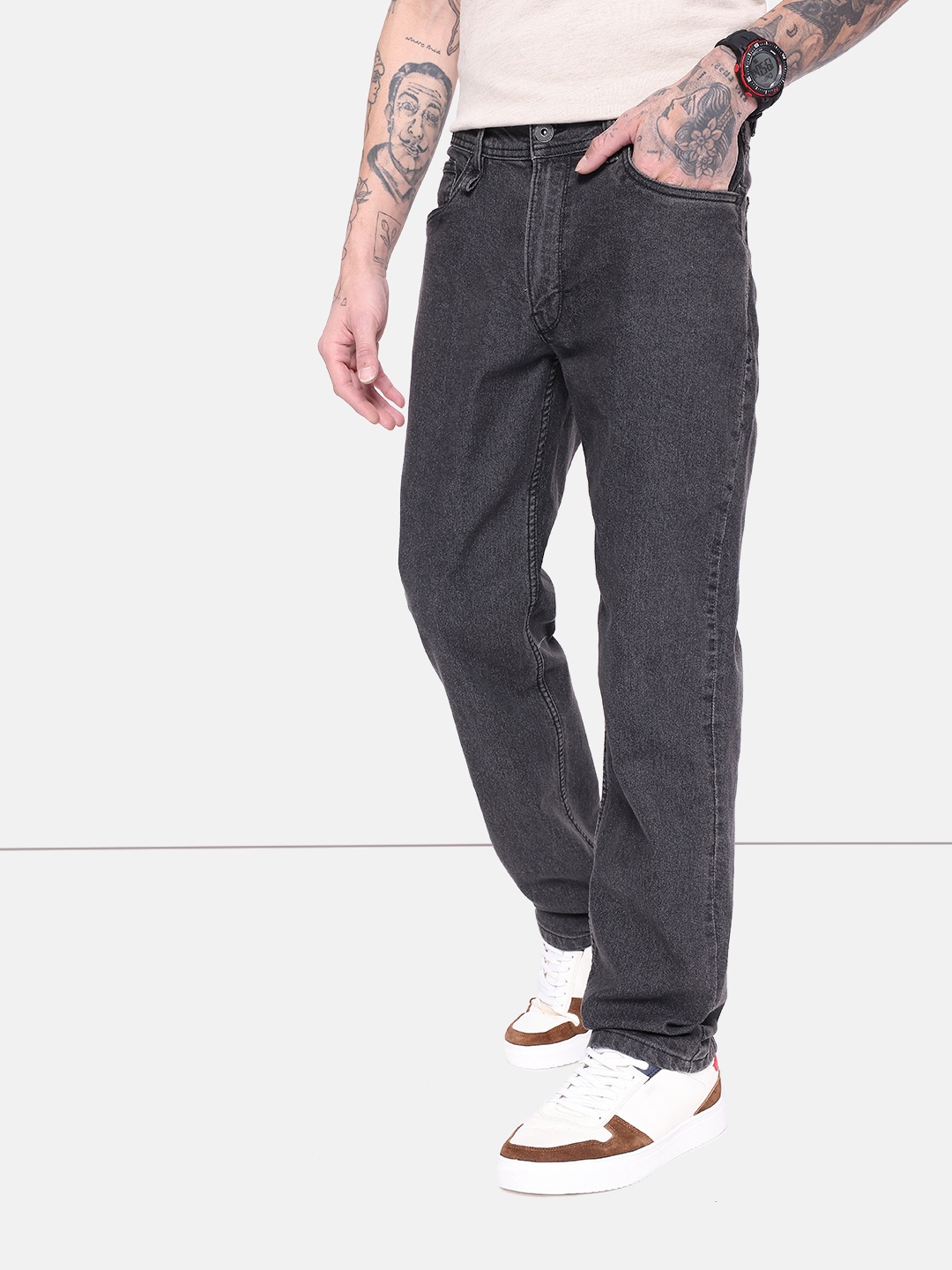 

The Roadster Life Co. Men Regular Fit Light Fade Stretchable Mid Rise Jeans, Charcoal