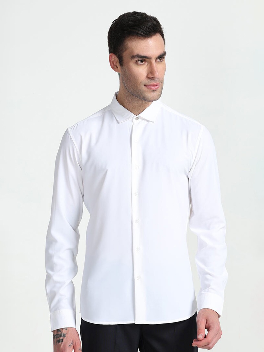

Snitch Classic Slim Fit Spread Collar Pure Cotton Casual Shirt, White