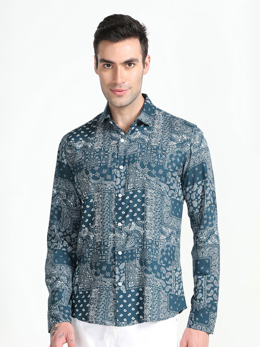 

Snitch Classic Slim Fit Ethnic Motifs Printed Casual Shirt, Blue