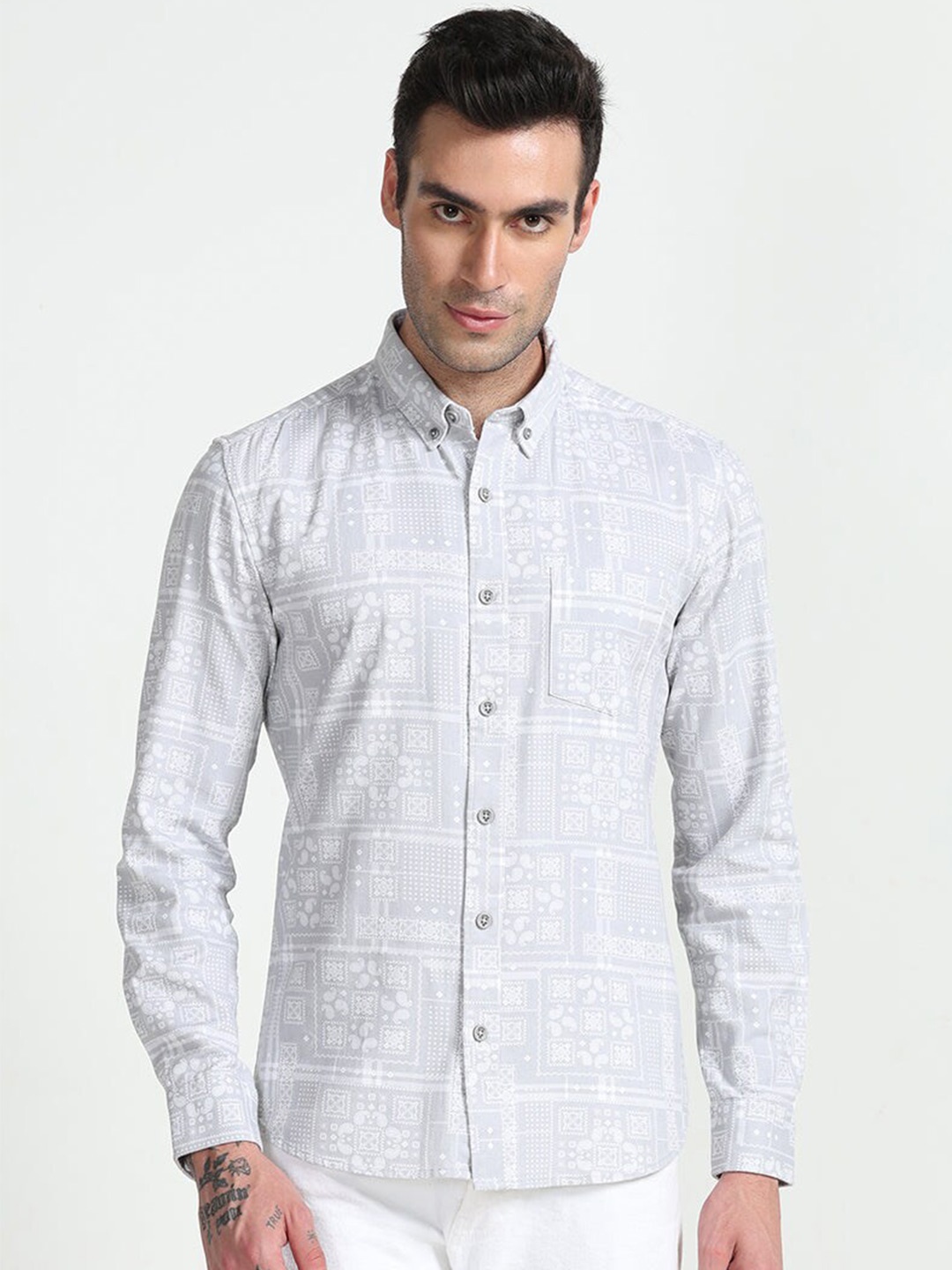 

Snitch Grey Classic Slim Fit Paisley Printed Pure Cotton Casual Shirt