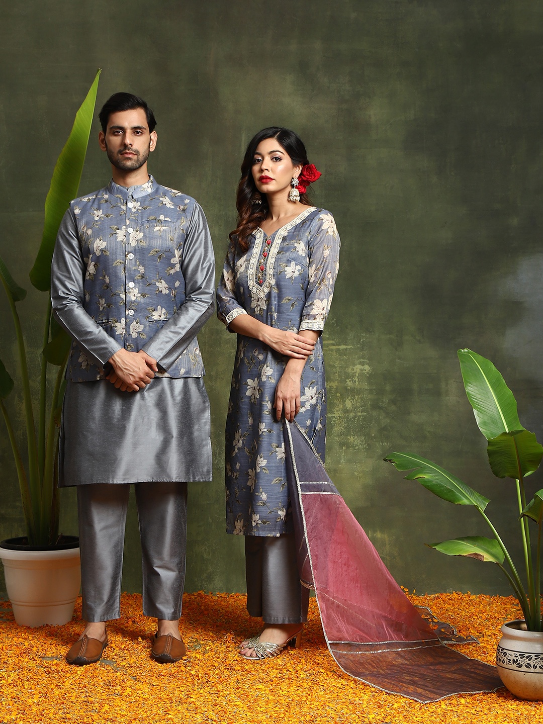 

AKS Mandarin Collar Kurta with Trousers & Nehru Jacket, Grey