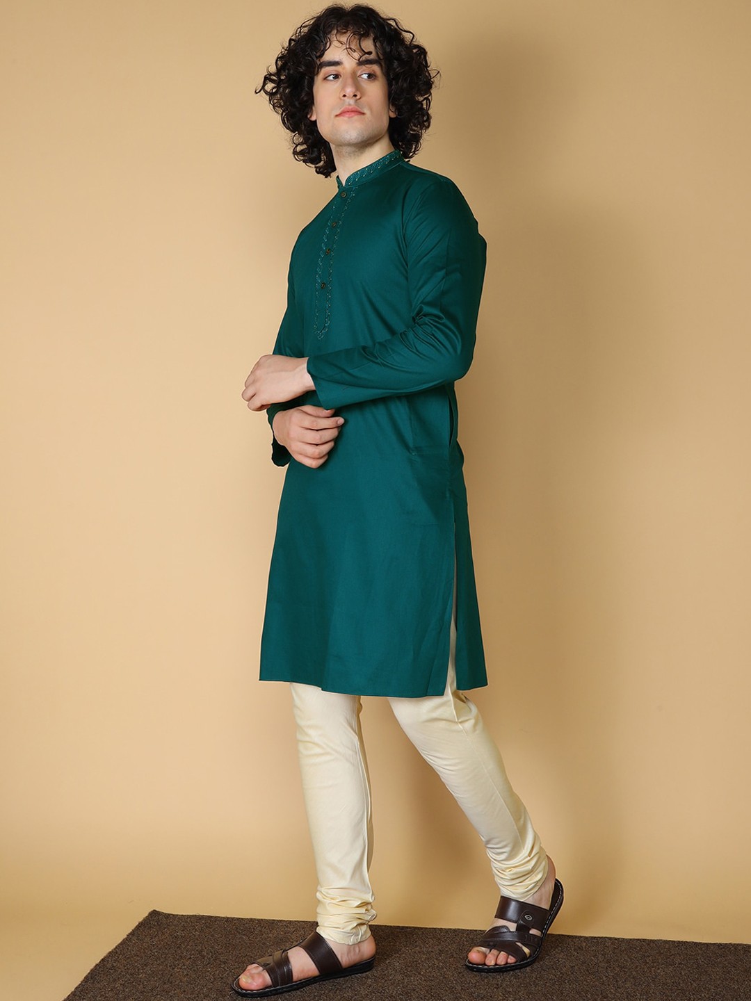 

Sultan The King Of Kurta Mandarin Collar Thread Work Detail Straight Kurta with Churidar, Green