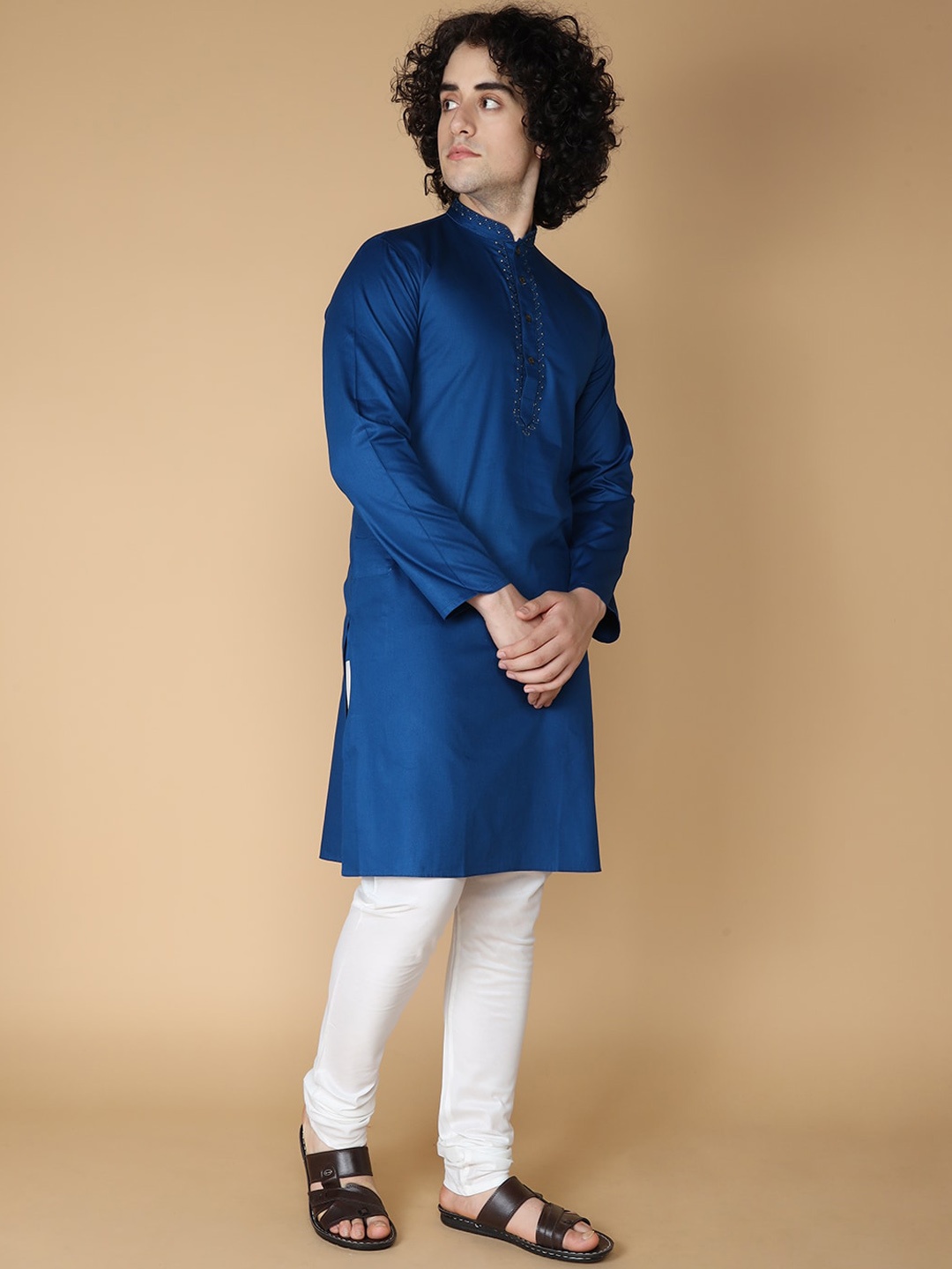 

Sultan The King Of Kurta Mandarin Collar Thread Work Detail Straight Kurta with Churidar, Blue