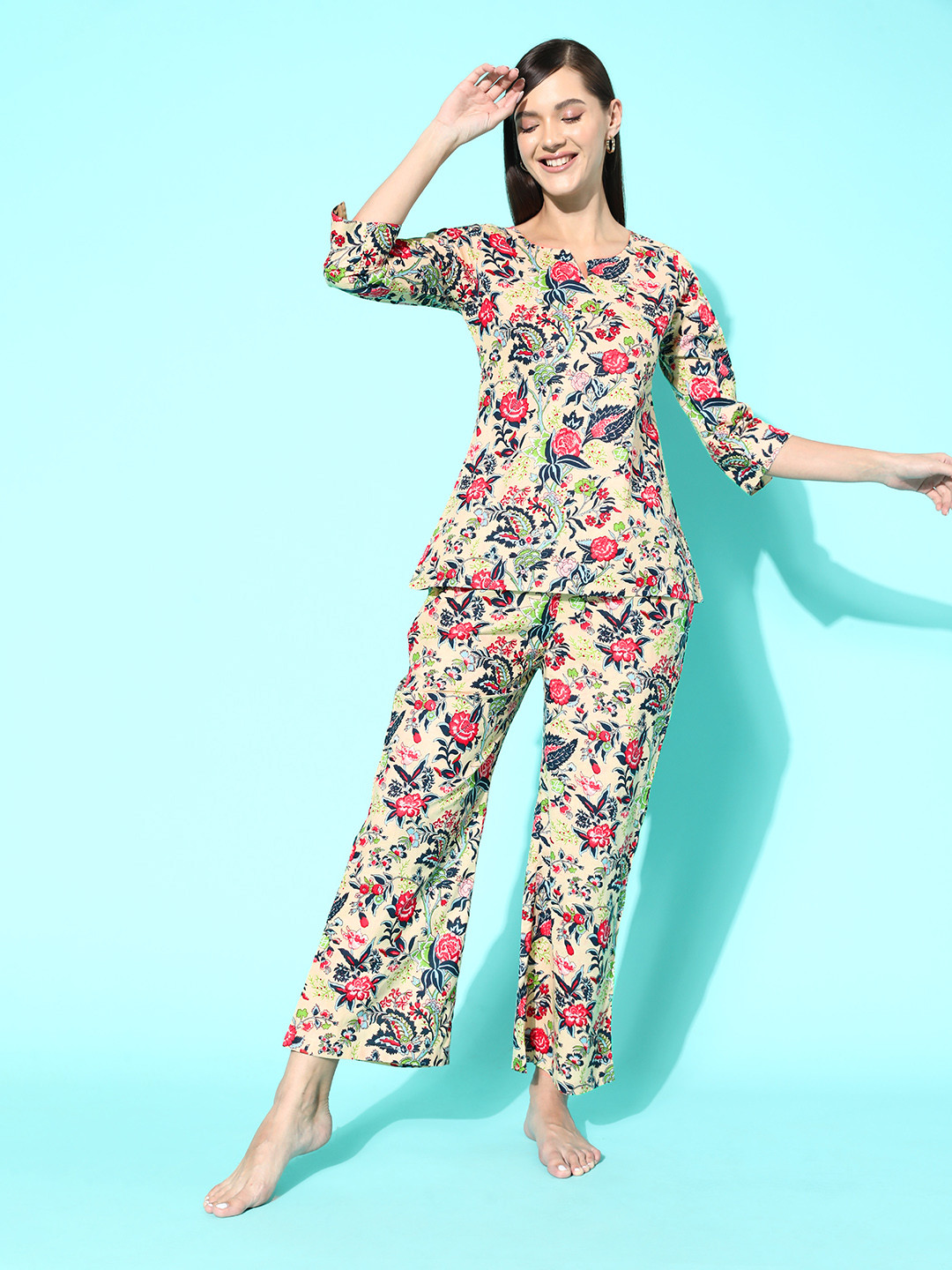 

ETC Women Floral Printed Cotton Night suit, Beige
