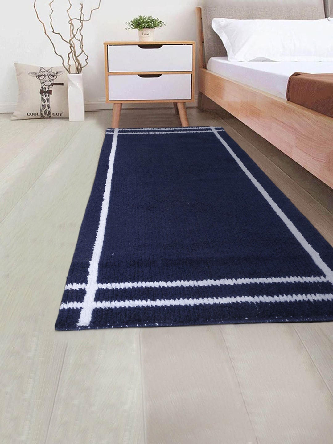 

DREAM WEAVERZ Navy Blue & White Hand Tufted Anti-Skid Bed Side Runner