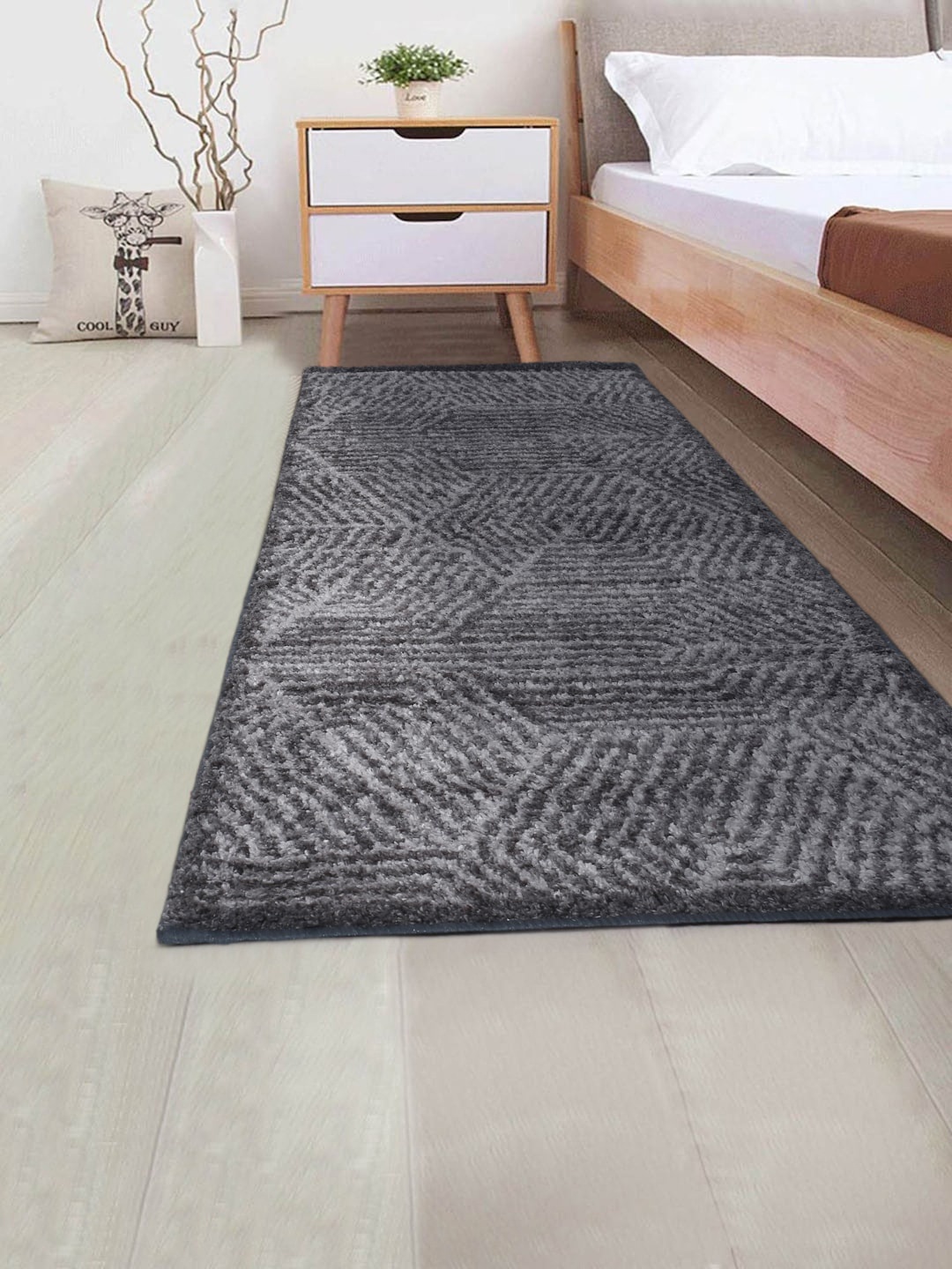 

DREAM WEAVERZ Black Geometric Design Anti-Skid Bed Side Hand Tufted Runner