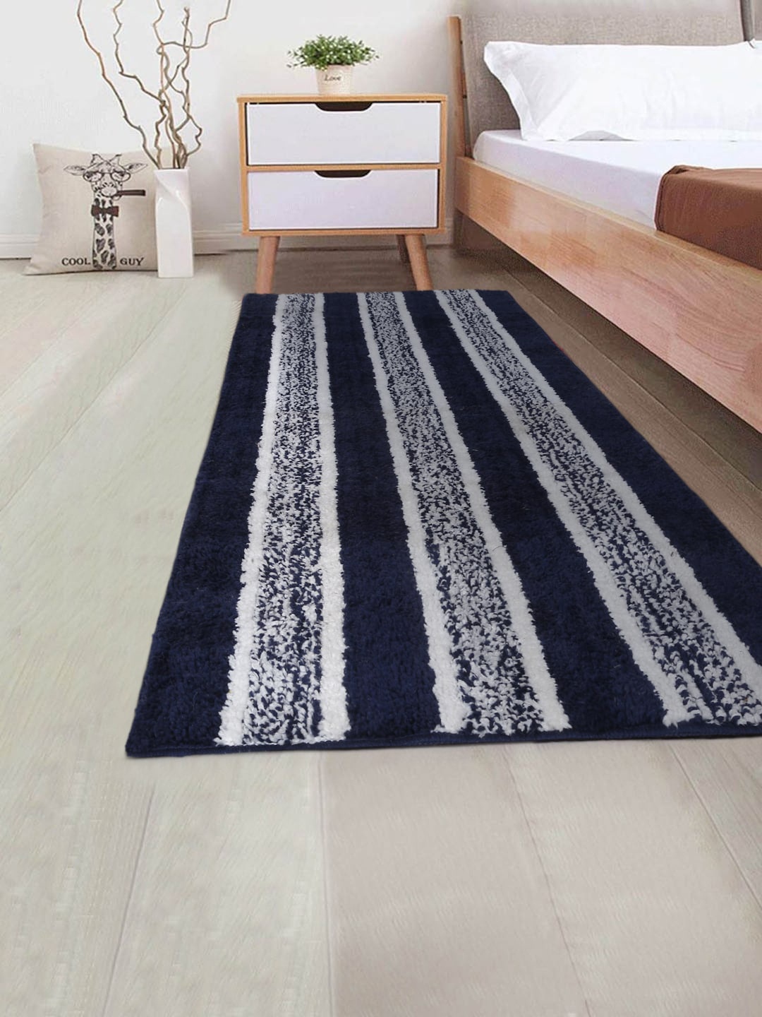 

DREAM WEAVERZ Navy Blue & White Hand Tufted Striped Bed Side Runner