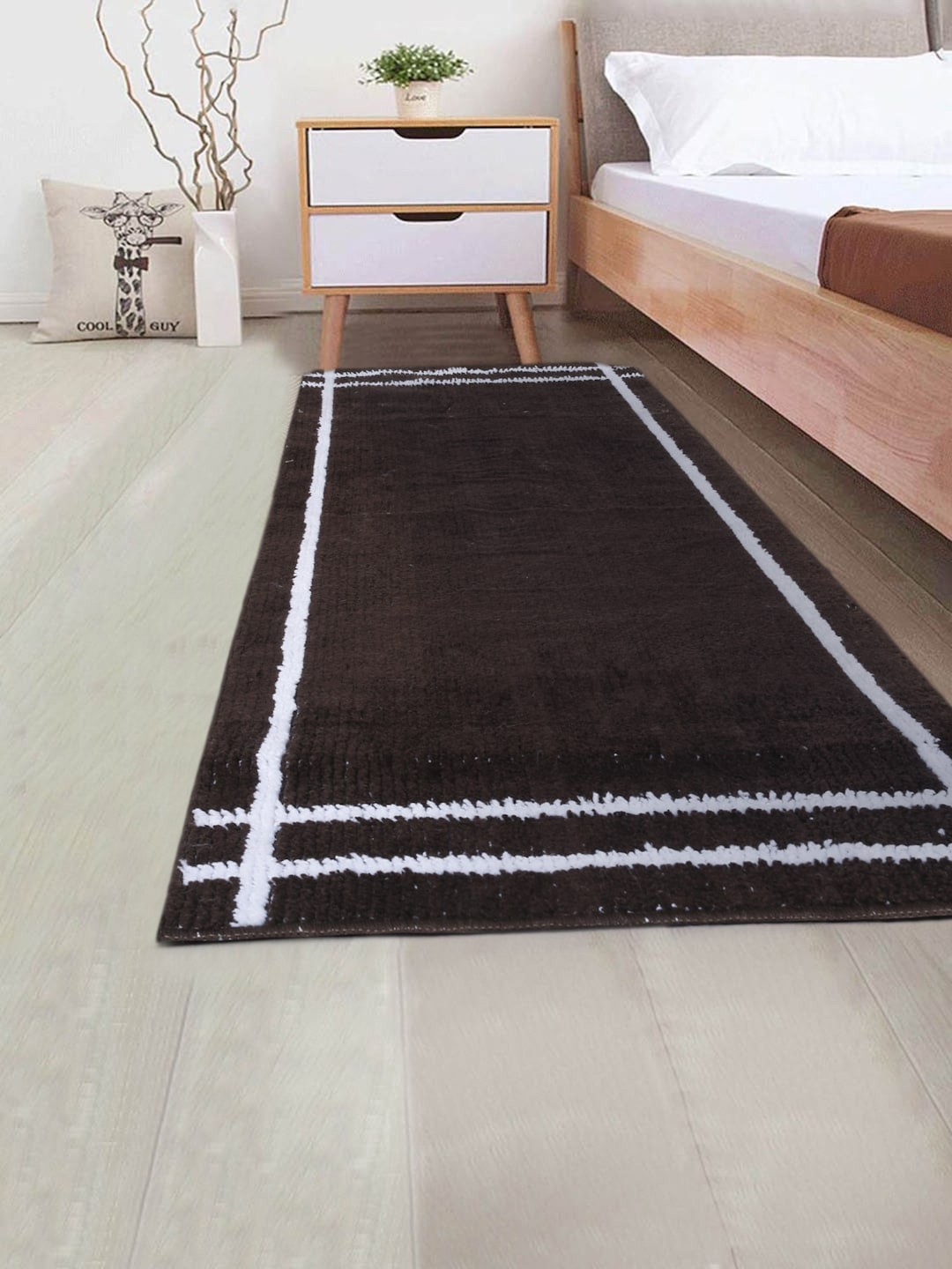 

DREAM WEAVERZ Coffee Brown & White Hand Tufted Bed Side Runner