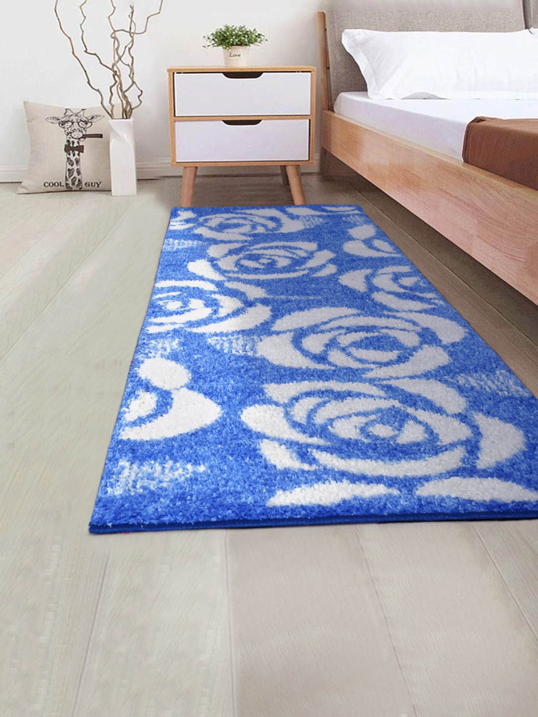 

DREAM WEAVERZ Blue & White Floral Bed Side Hand Tufted Floor Runner
