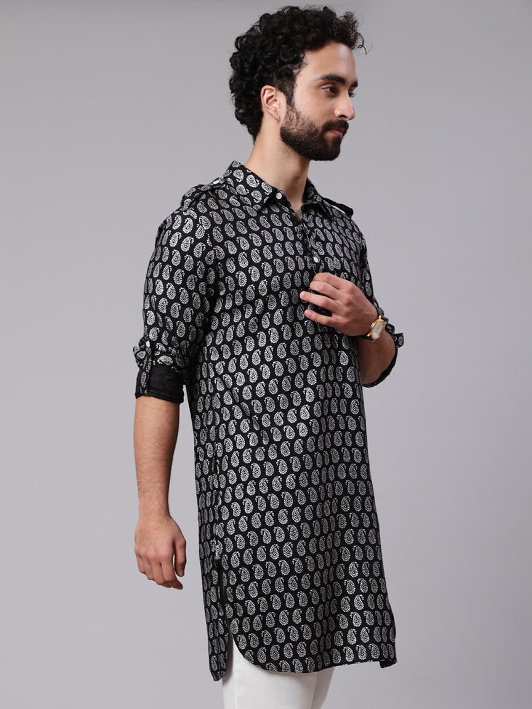 

AKS Paisley Printed Pathani Kurta, Black