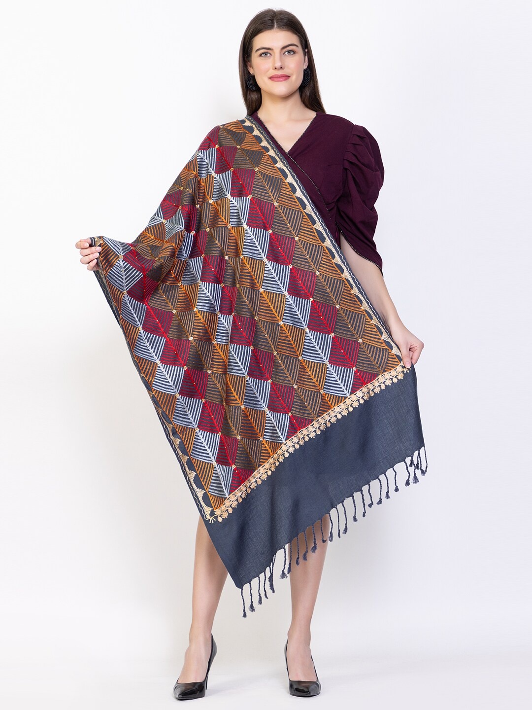 

VH Geometric Embroidered Shawl, Grey